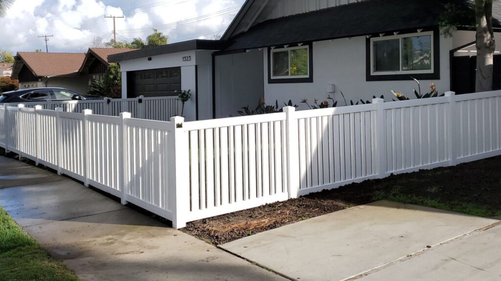 A Buyer's Guide to Vinyl Fencing