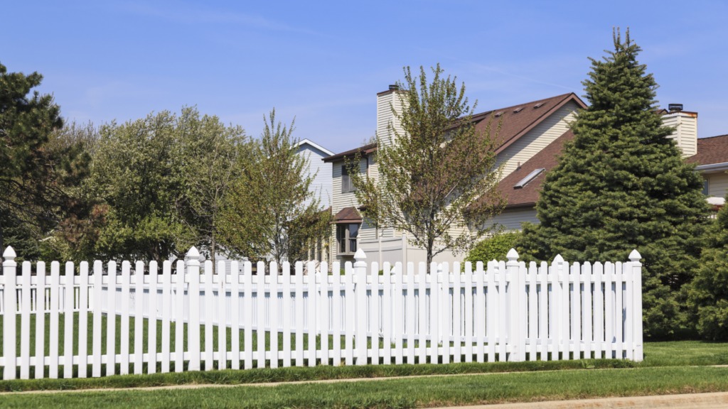 can you paint vinyl fence